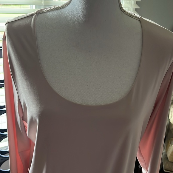 Express bodysuit body contour scoop neckline long sleeve light pink large - Picture 6 of 10